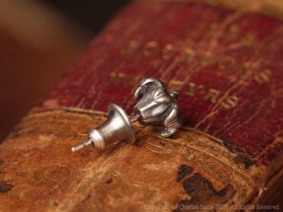 【百合のシルバーピアス】リリーピアス(シルバー)/Quetzal(ケツァール)