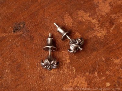 【百合のシルバーピアス】リリーピアス(シルバー)/Quetzal(ケツァール)