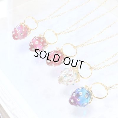 [苺/イチゴ] ストロベリー グラスネックレス｜Maho de Maho（マホドゥマホ）