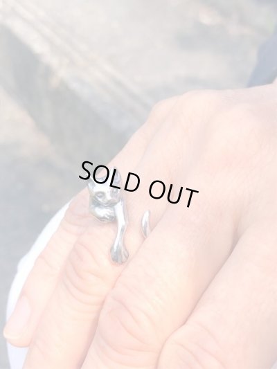 【ネコ シルバーリング】指に絡みつく猫リング｜gush（ガッシュ）