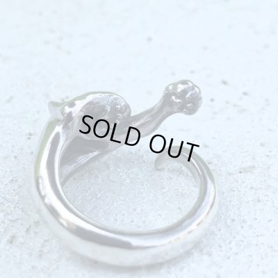 【ネコ シルバーリング】指に絡みつく猫リング｜gush（ガッシュ）