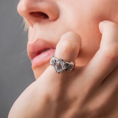 ローズリング ホワイトトパーズ|アルテミスキングス/Artemis Kings