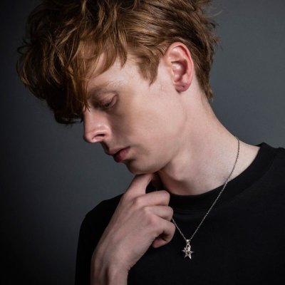 王冠五芒星ペンダント/アルテミスキングス/Artemis Kings