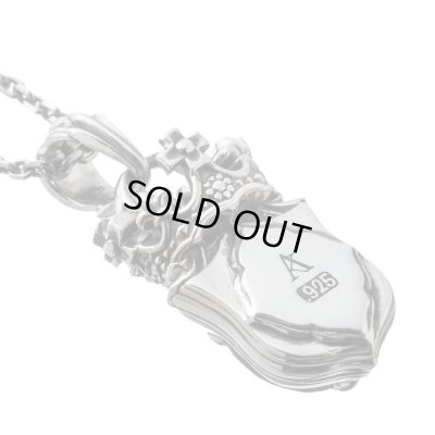 クラウンシールドペンダント ミスティッククォーツ（ブルー）/アルテミスキングス/Artemis Kings