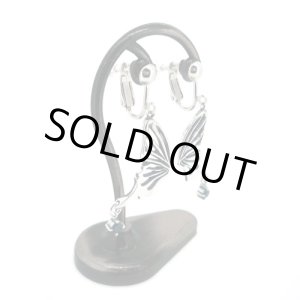 画像: アゲハ/蝶の片羽イヤリング｜FUNKOUTS-ageha