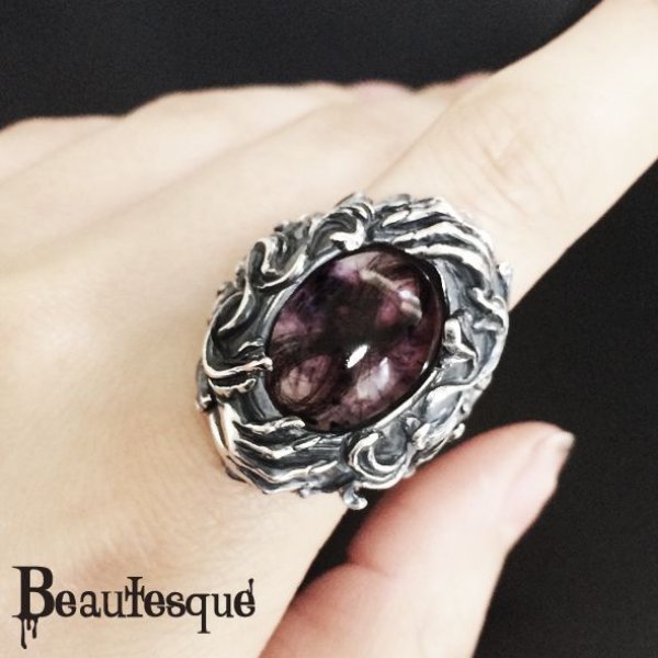 独特な世界観が魅力のシルバーリング｜ビュウテスク