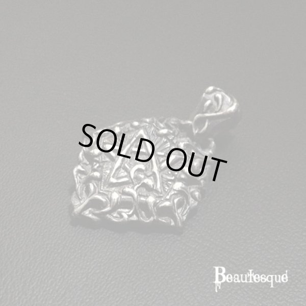 逆五芒星のシルバープレートペンダント｜ビュウテスク