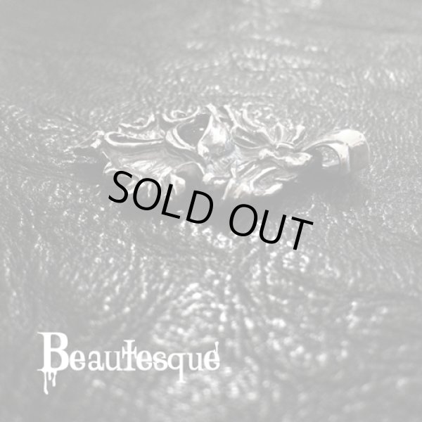 義眼のティアドロップシルバーペンダント｜ビュウテスク