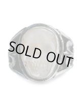 画像: リーダウニー/スカルプテッドスカルリング（マザーオブパール）｜Lee Downey