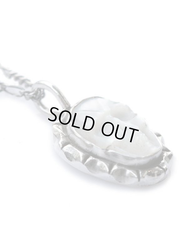 ジョニーデップ愛用アクセサリー「リーダウニー」スカルペンダント（マザーオブパール）