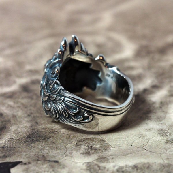 グリフィンのシルバーリング。鷲と獅子の身体を併せ持つ伝説の生物｜Guardia/ガルディア