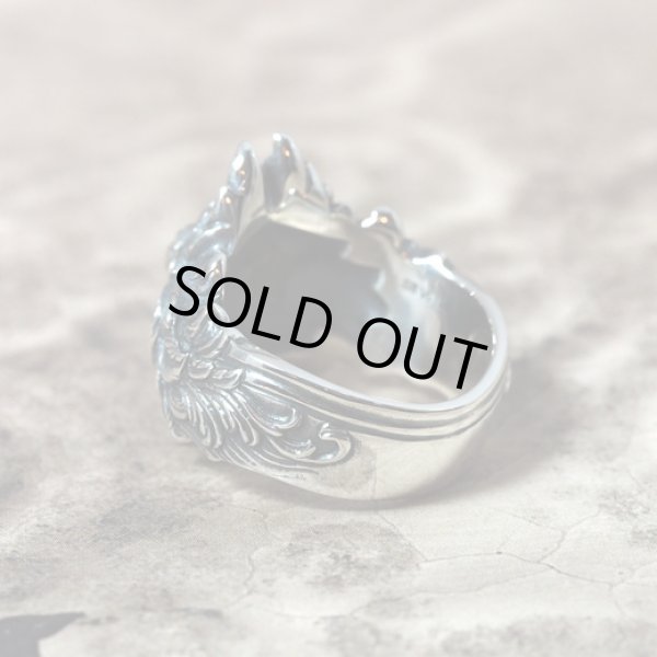 グリフィンのシルバーリング。鷲と獅子の身体を併せ持つ伝説の生物｜Guardia/ガルディア