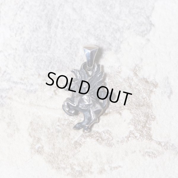 ペガサスの小振りなシルバーペンダント｜Guardia/ガルディア