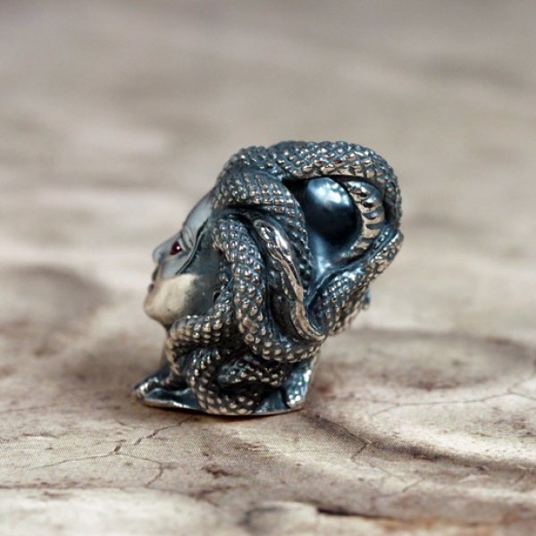 メデューサのシルバーペンダント｜Guardia/ガルディア