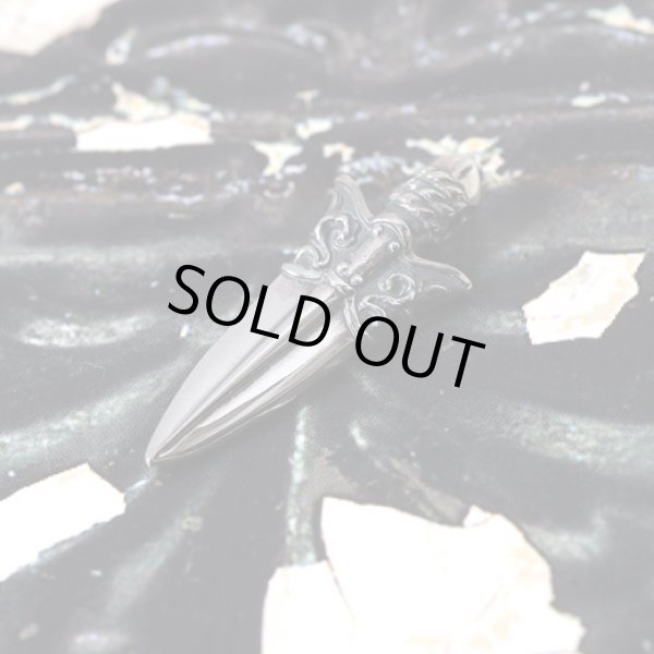 鏃（やじり）のシルバーペンダント「アローヘッド」｜Guardia/ガルディア