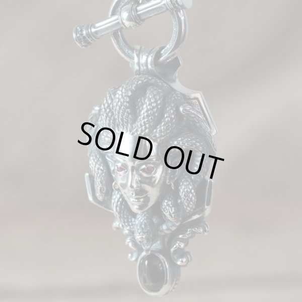 メデューサのシルバーネックレス｜Guardia/ガルディア