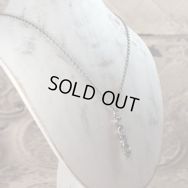 女性の彫像をモチーフにしたシルバーペンダント｜Guardia/ガルディア