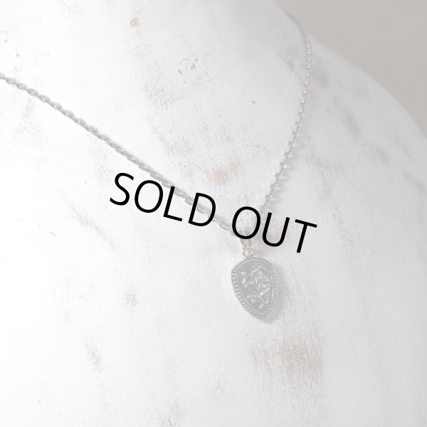 小振りな盾のシルバーペンダント｜Guardia/ガルディア