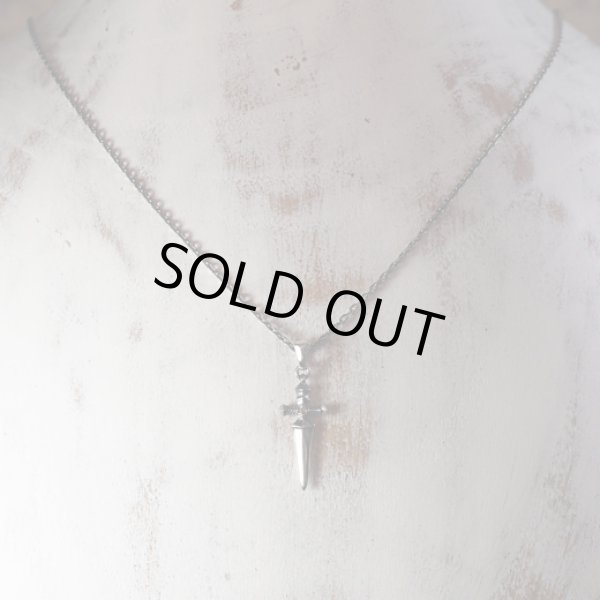 シンプルなダガーペンダント｜Guardia/ガルディア