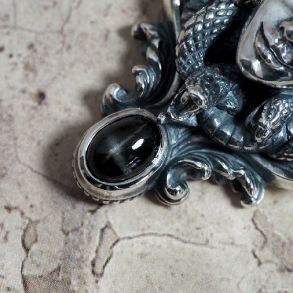 メデューサのシルバーネックレス｜Guardia/ガルディア