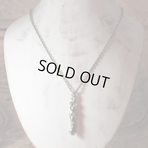 女性の彫像をモチーフにしたシルバーペンダント｜Guardia/ガルディア