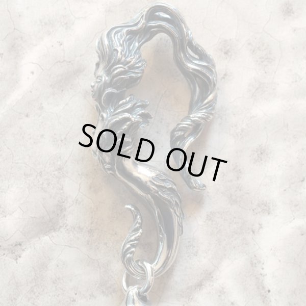 ガルディアのシルバーウォレットチェーン。月桂樹に身を変えた女性ダフネをモチーフとした作品