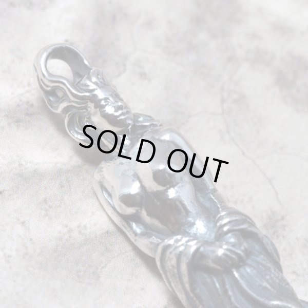 女性の彫像をモチーフにしたシルバーペンダント｜Guardia/ガルディア