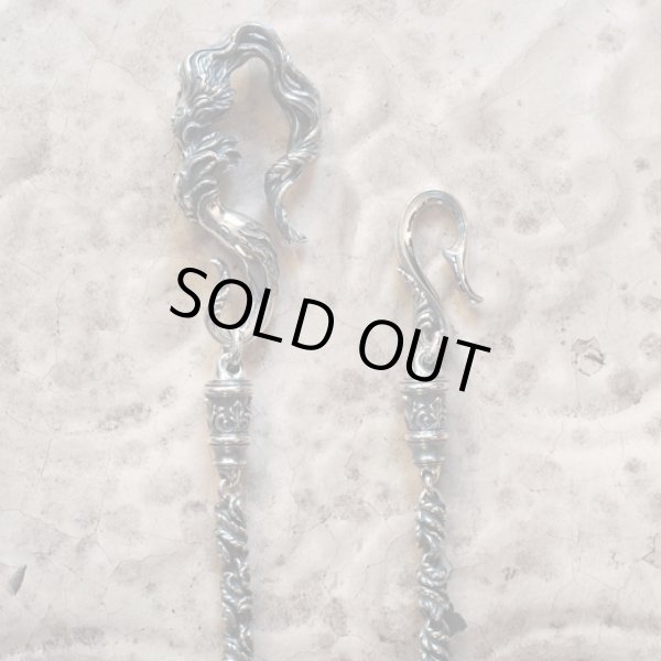 ガルディアのシルバーウォレットチェーン。月桂樹に身を変えた女性ダフネをモチーフとした作品