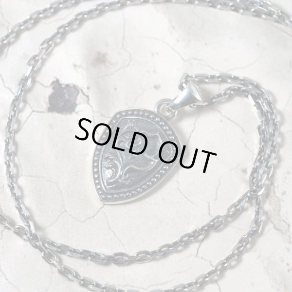 小振りな盾のシルバーペンダント｜Guardia/ガルディア