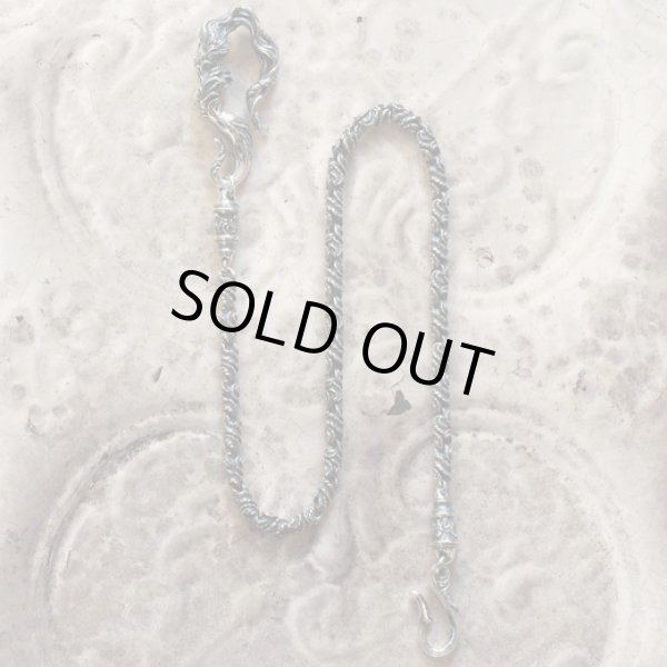 ガルディアのシルバーウォレットチェーン。月桂樹に身を変えた女性ダフネをモチーフとした作品