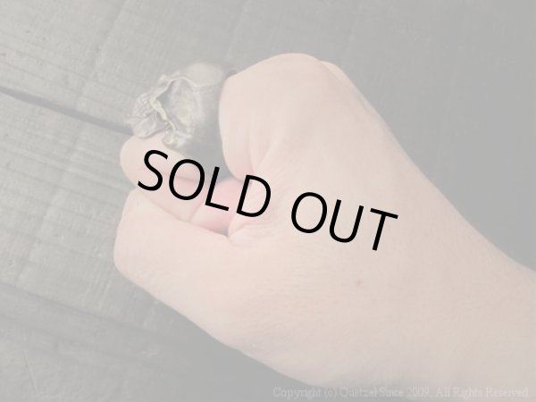 [スカルリング]ラージタナトスリング２（ブラス）/Quetzal（ケツァール）