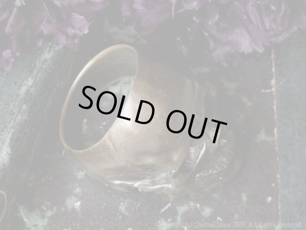 [スカルリング]ラージタナトスリング２（ブラス）/Quetzal（ケツァール）