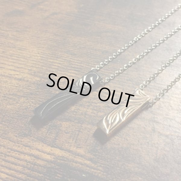 [ペアネックレス]ハワイアンエングレイブ バーネックレス（ブラック&ピンクゴールド） / Jellyfish Factory