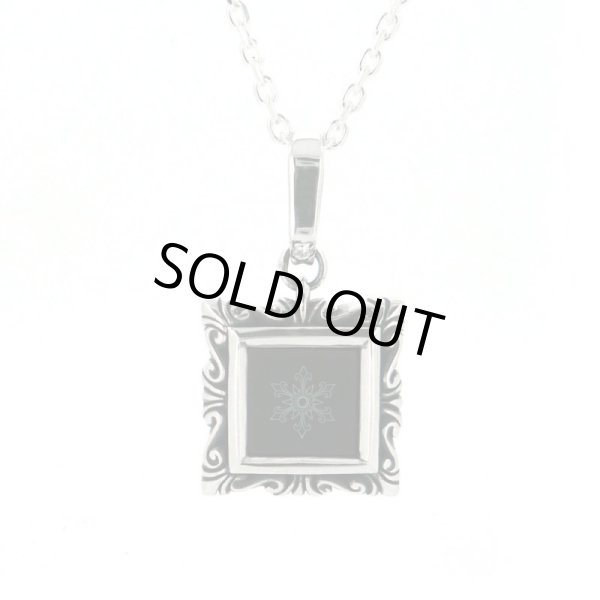 雪の結晶が彫刻されたオニキスプレート snowflake of sculpture / cooldust