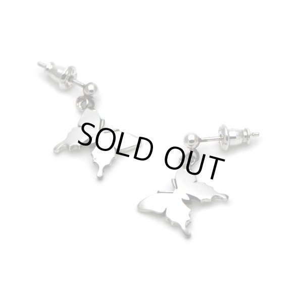 輝く蝶のシンプルピアス　蝶のアクセサリーageha（アゲハ）