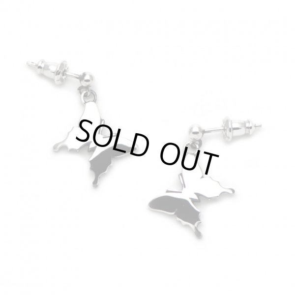 輝く蝶のシンプルピアス　蝶のアクセサリーageha（アゲハ）