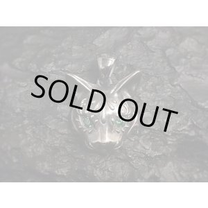 画像: ガッシュ/【ネコ 猫 シルバーネックレス】Cait Sith has Green CZ Eyes｜gush