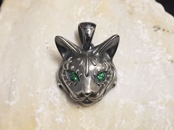 【ネコ 猫ネックレス】Cait Sith has Green CZ Eyes｜gush（ガッシュ）