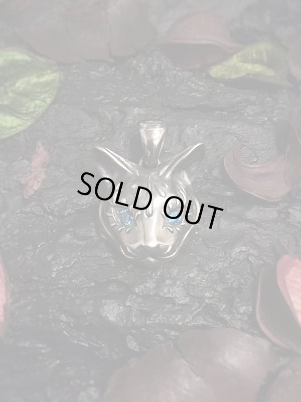 【ネコ 猫ネックレス】Cait Sith has Blue CZ Eyes｜gush（ガッシュ）