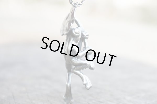 【シルバー キーホルダー】カエルのキーホルダー｜gush（ガッシュ）