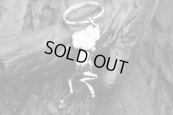 【シルバー キーホルダー】カエルのキーホルダー｜gush（ガッシュ）