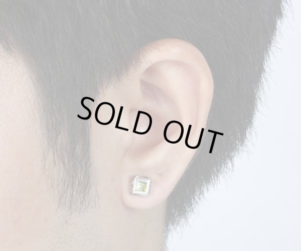 アラベスク スクエアシルバーストーンピアスDBZ/AQUA SILVER（アクアシルバー）