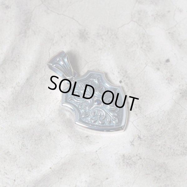 [クロスエンブレム ネックレス] Crossed Acanthus（クロストアカンサス）｜Guardia/ガルディア