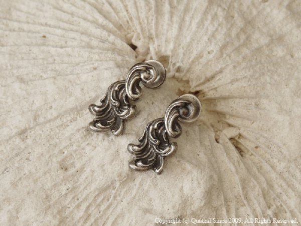 【唐草/アラベスク】ブラーゼンピアス（シルバー）/Quetzal（ケツァール）