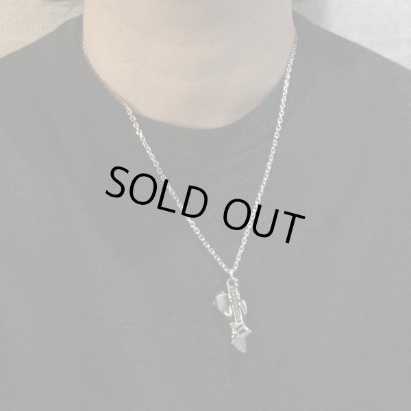 ノアワークス/レンチにしがみつくカエルネックレス｜NORWORKS