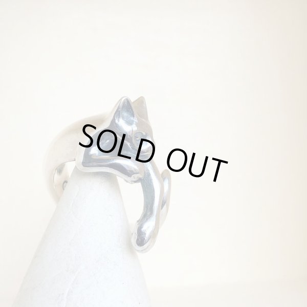 【ネコ シルバーリング】指に絡みつく猫リング｜gush（ガッシュ）