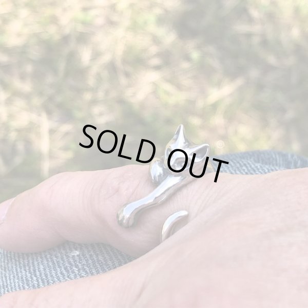 【ネコ シルバーリング】指に絡みつく猫リング｜gush（ガッシュ）