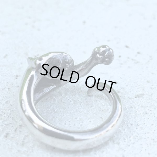 【ネコ シルバーリング】指に絡みつく猫リング｜gush（ガッシュ）